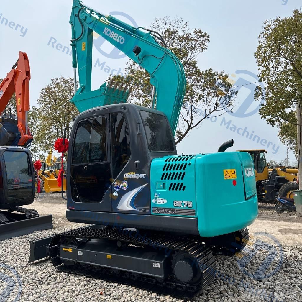 Kobelco SK75 Bagri goseničarji