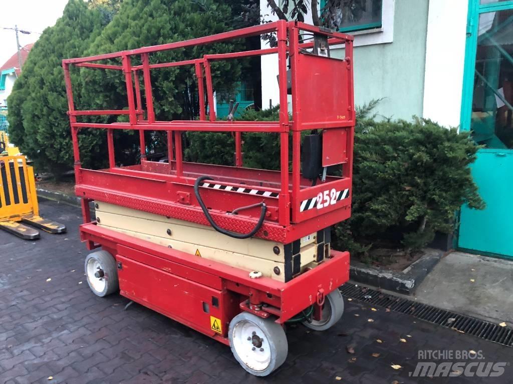 JLG 2030 F3    V-3409 Vertikalna dvigala