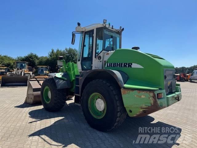 Liebherr L 538 Kolesni nakladalci