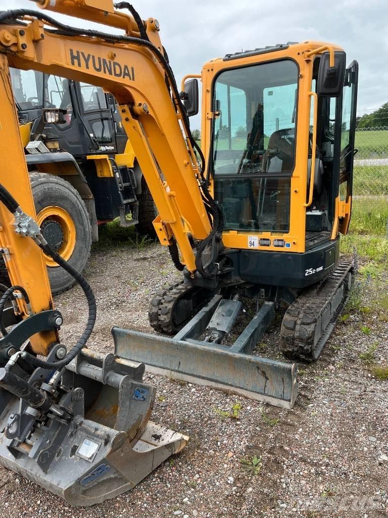 Hyundai R25Z-9 AK Mini bagri <7t