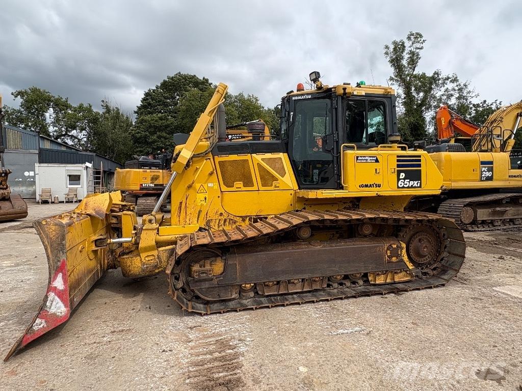 Komatsu D65PXI-18 Buldožerji goseničarji