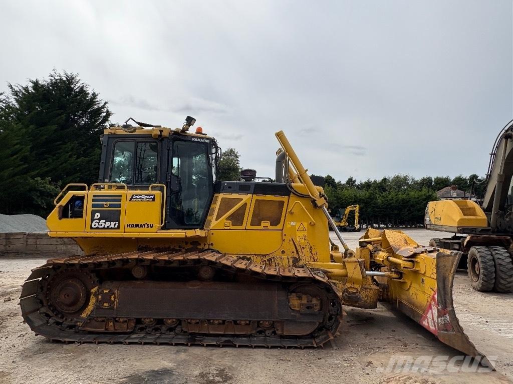 Komatsu D65PXI-18 Buldožerji goseničarji