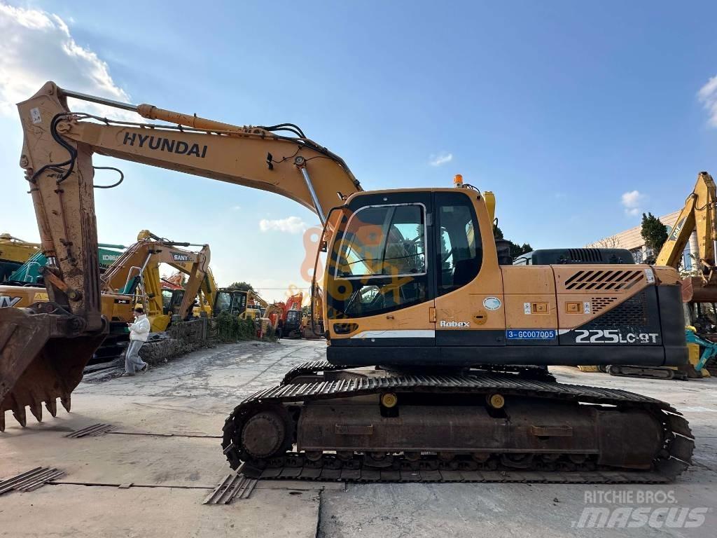 Hyundai 225 Bagri goseničarji