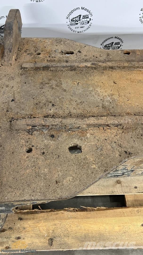 Komatsu 845 Druge komponente