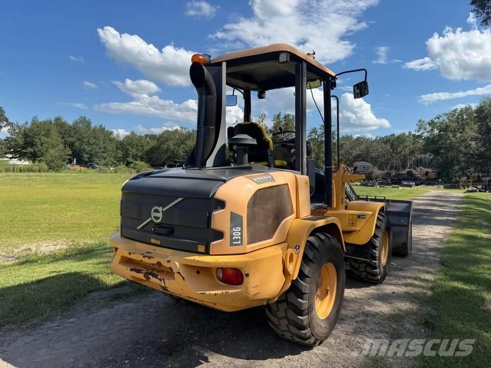 Volvo L 30 G Kolesni nakladalci