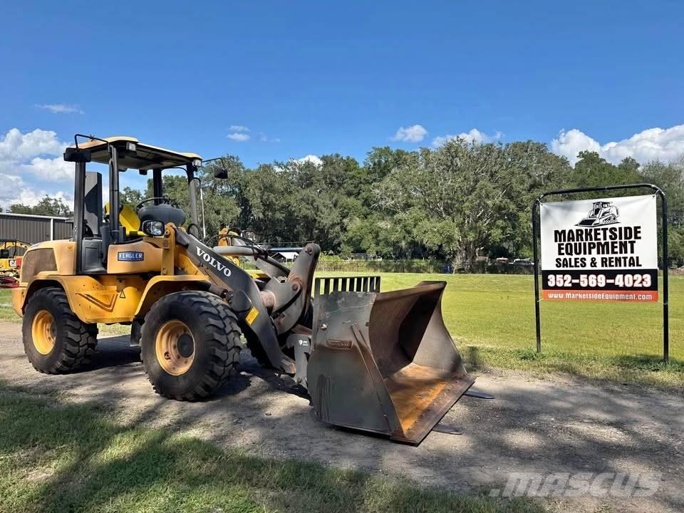 Volvo L 30 G Kolesni nakladalci