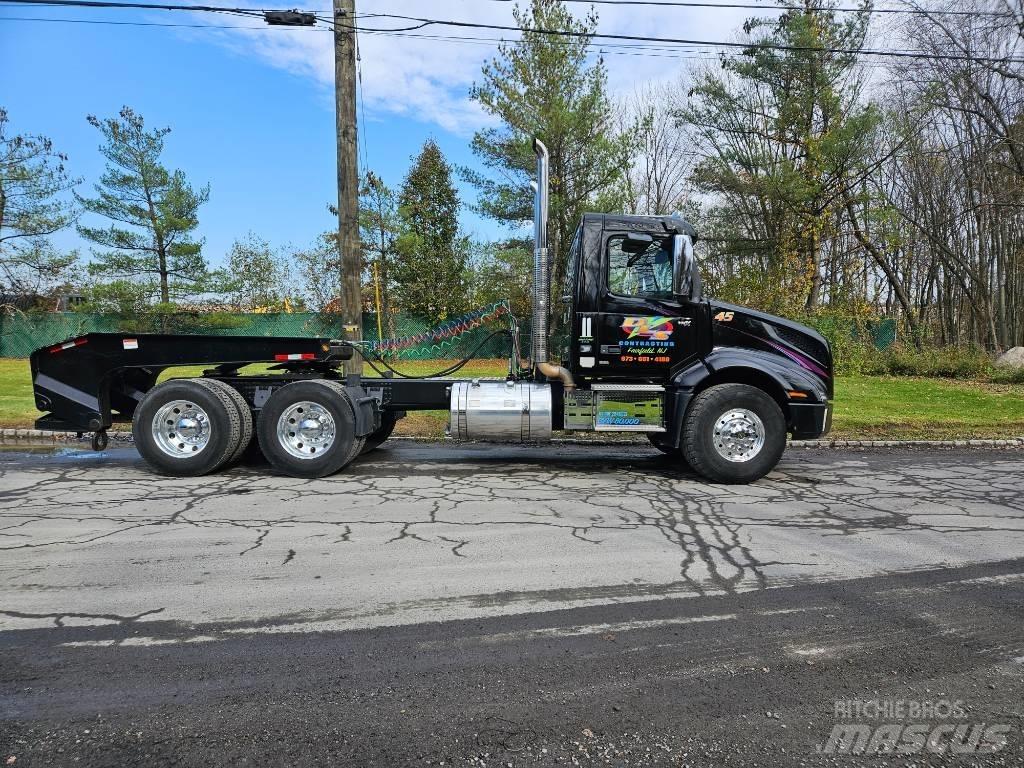 Volvo VNX 64 T300 Tovornjaki s kesonom/platojem