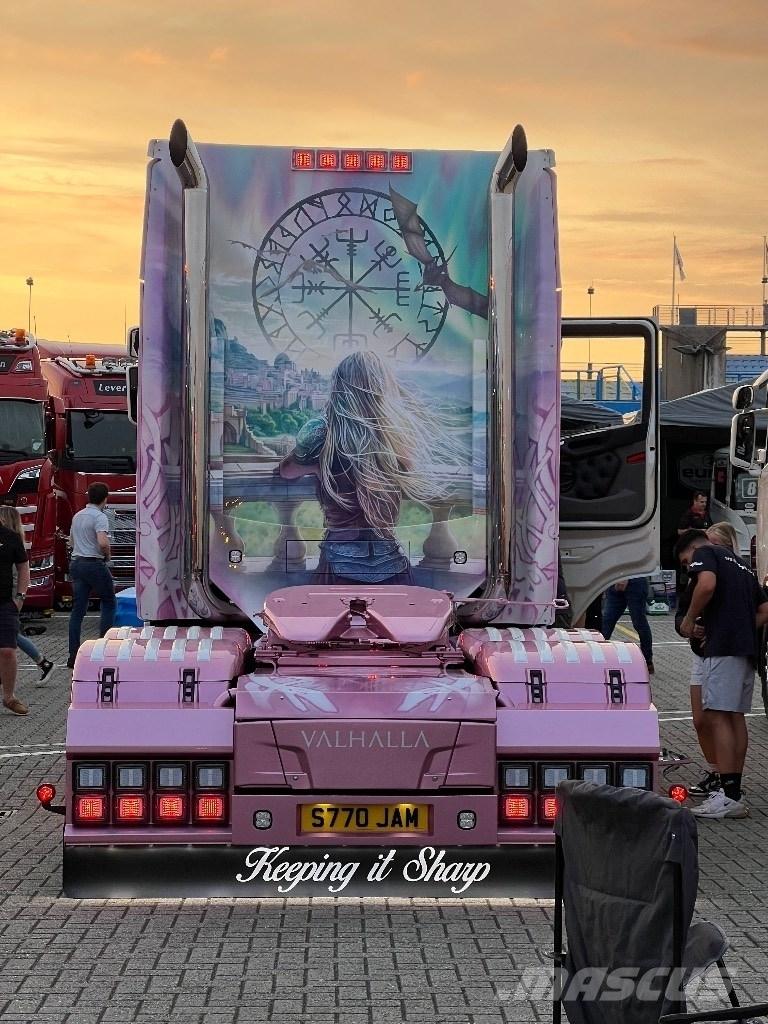 Hino 700 Kotalni prekucni tovornjaki