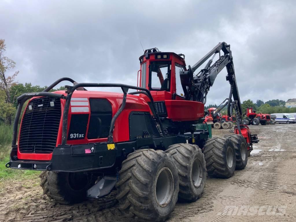 Komatsu 931 XC Harvesterji