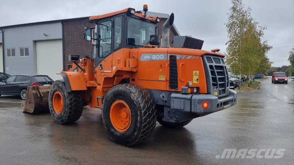 Doosan DL 200-3 Kolesni nakladalci