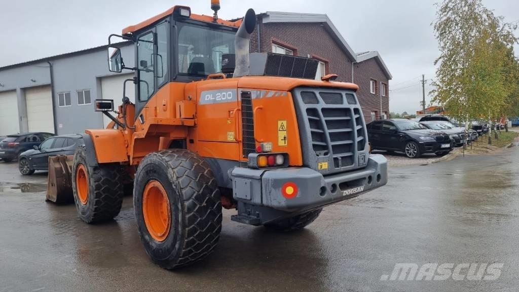 Doosan DL 200-3 Kolesni nakladalci