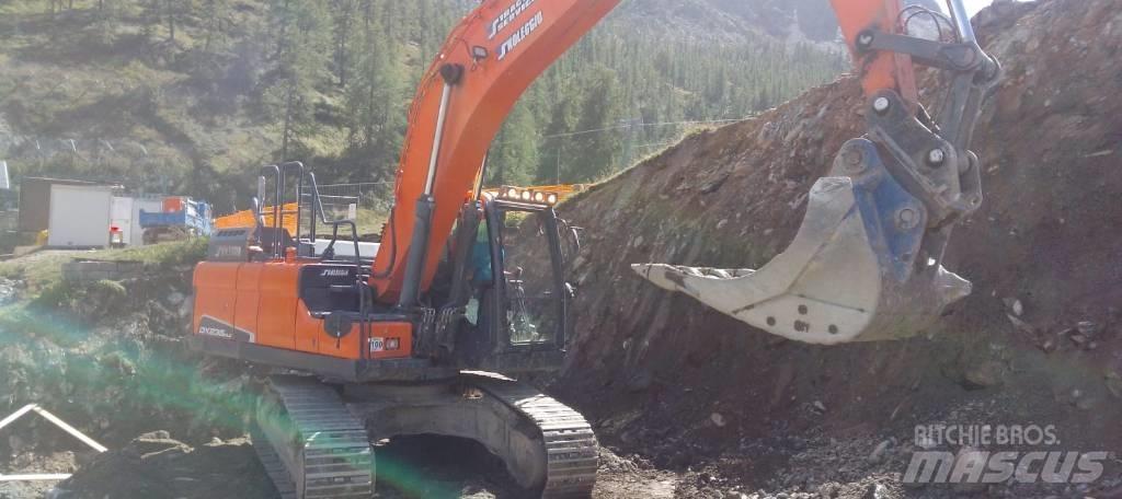 Doosan DX 235 Bagri goseničarji