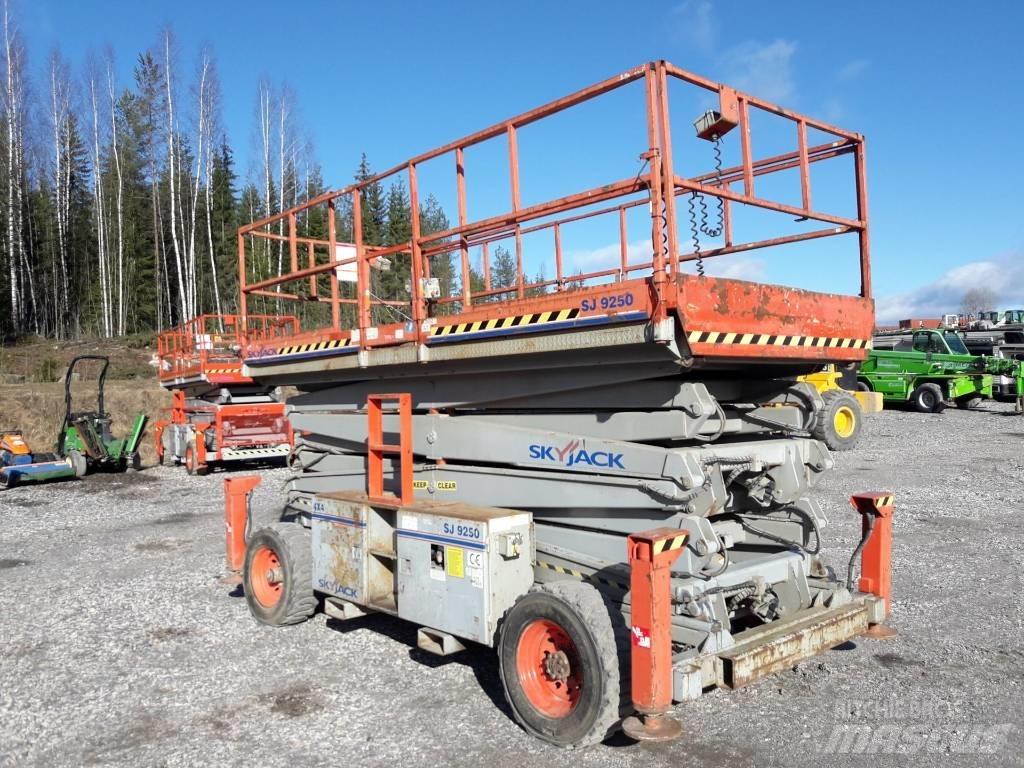 SkyJack SJ 9250 Škarjaste dvižne ploščadi