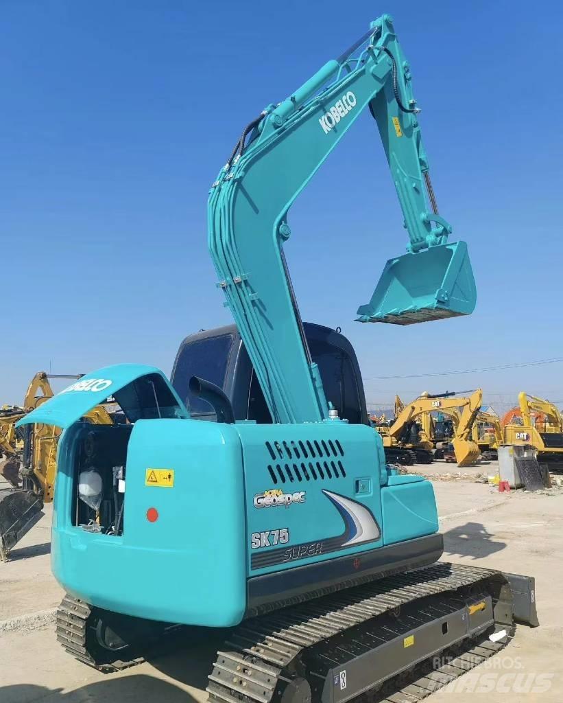 Kobelco SK 75 Bagri goseničarji