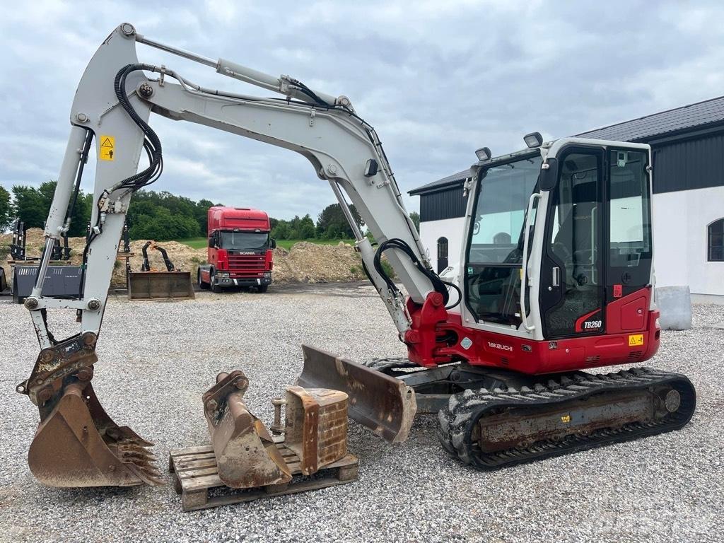 Takeuchi TB260 Mini bagri <7t