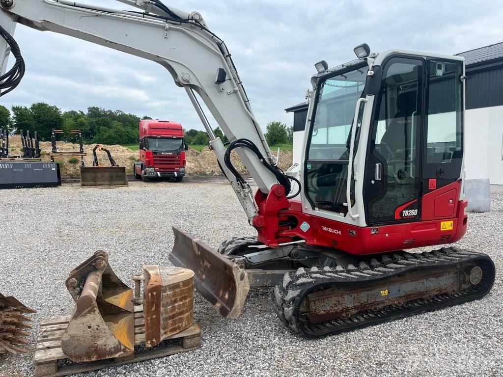 Takeuchi TB260 Mini bagri <7t
