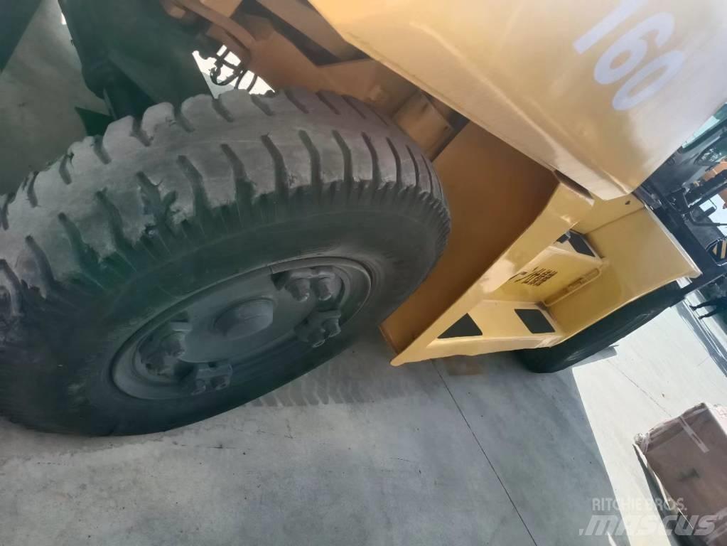 Komatsu FD 160 Dizelski viličarji
