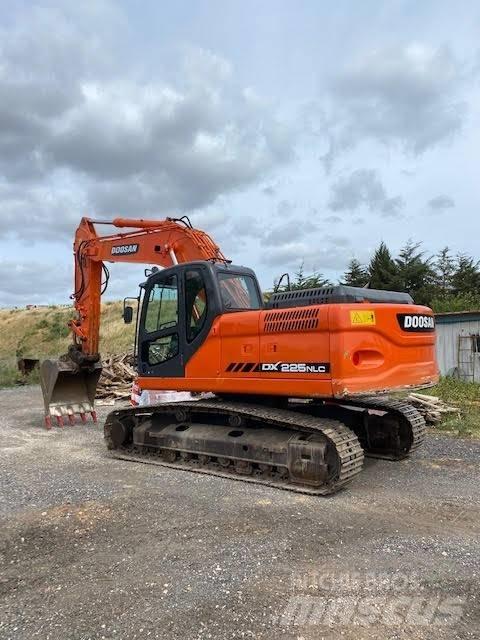 Doosan DX 225 NLC Bagri goseničarji