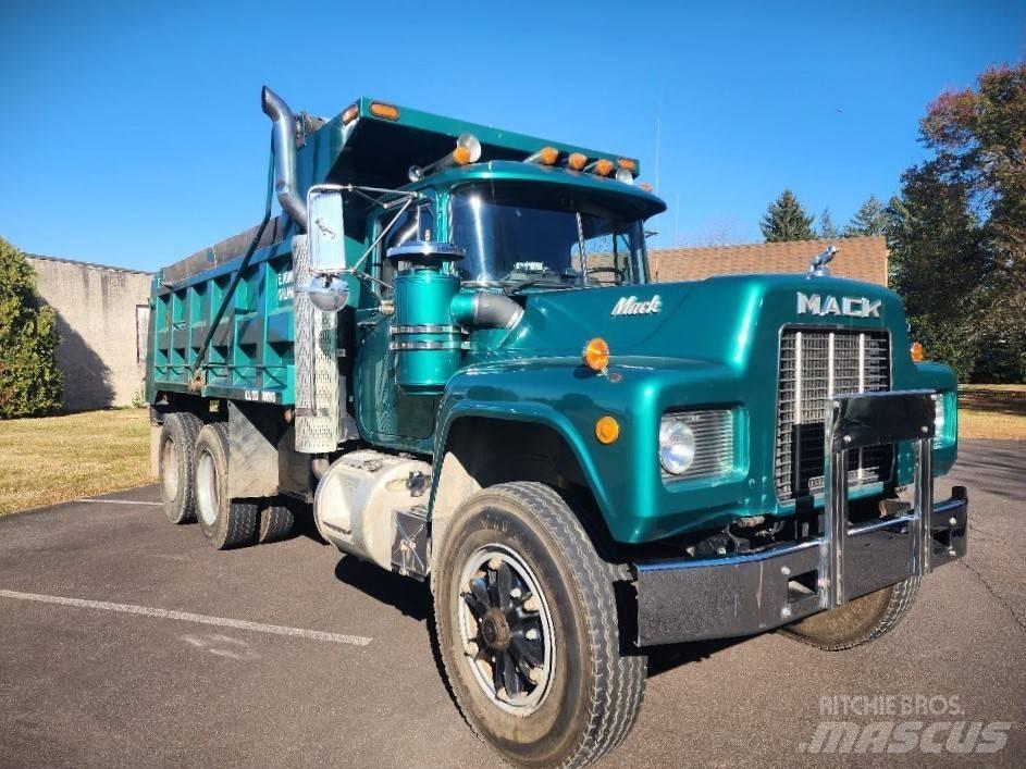 Mack 690S Kiper tovornjaki