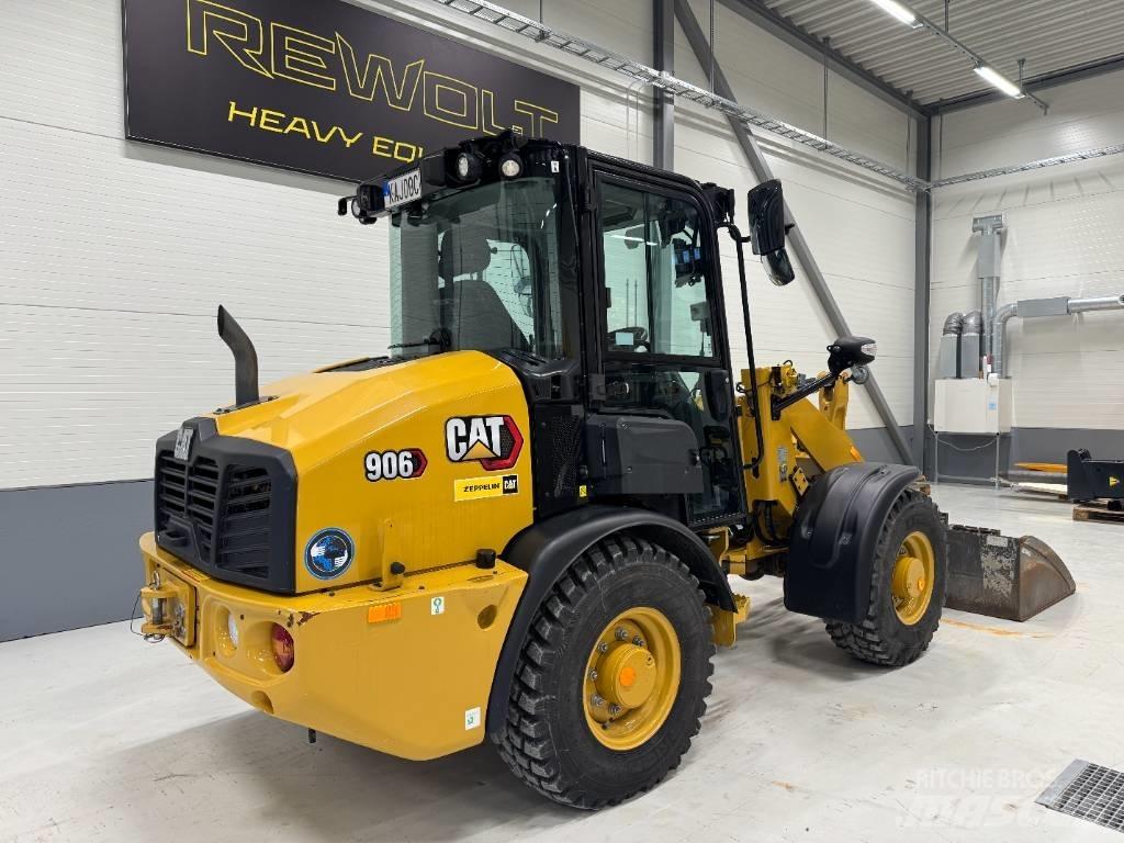 CAT 906 Kolesni nakladalci