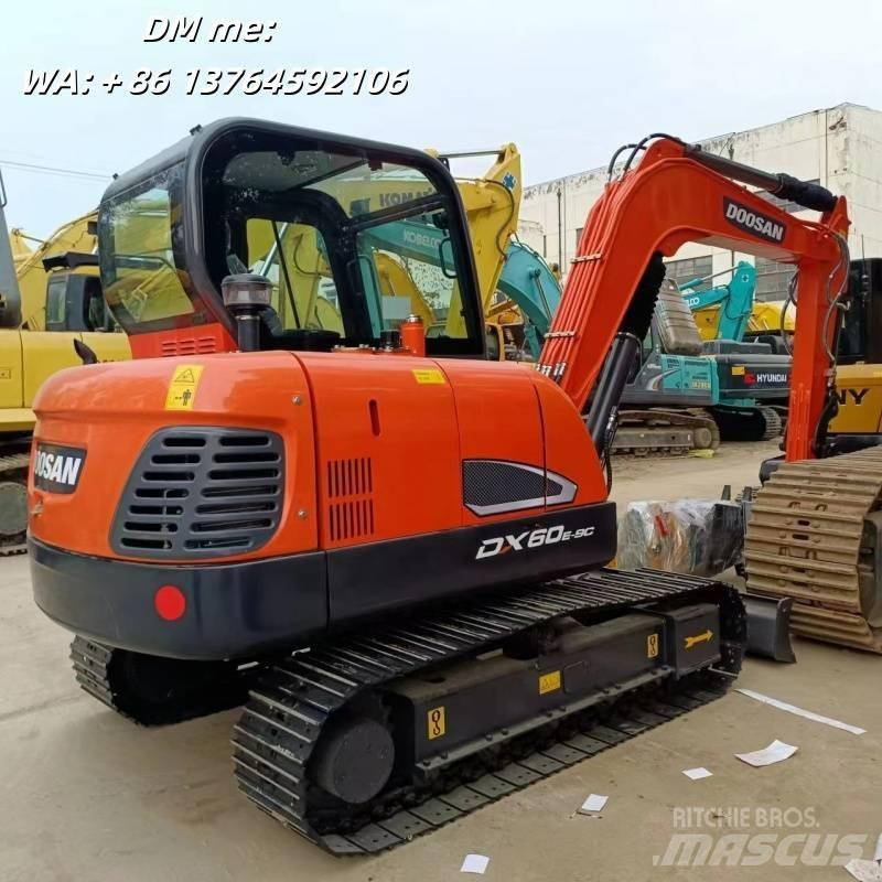 Doosan DX60 Bagri goseničarji