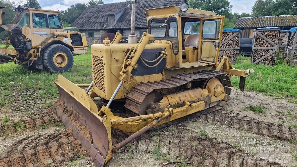 CAT D 4 D Buldožerji goseničarji