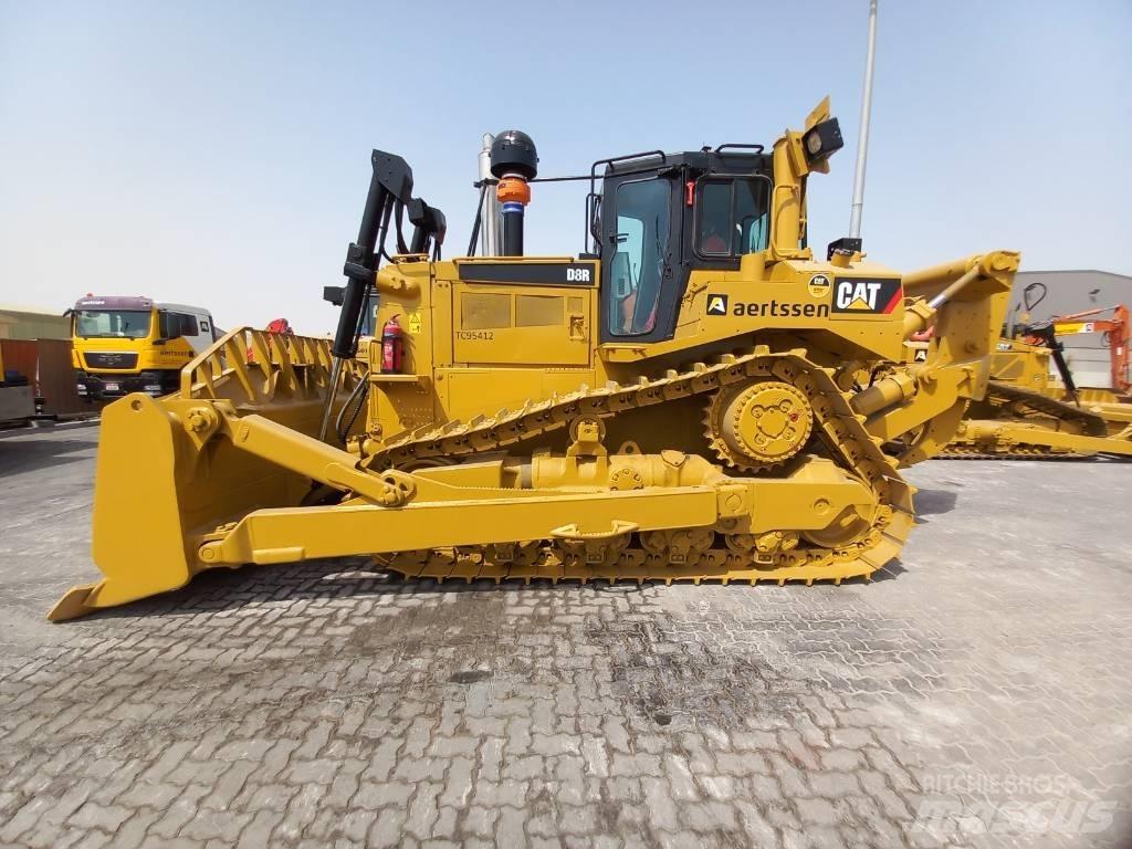 CAT D8R (Abu Dhabi) Buldožerji goseničarji