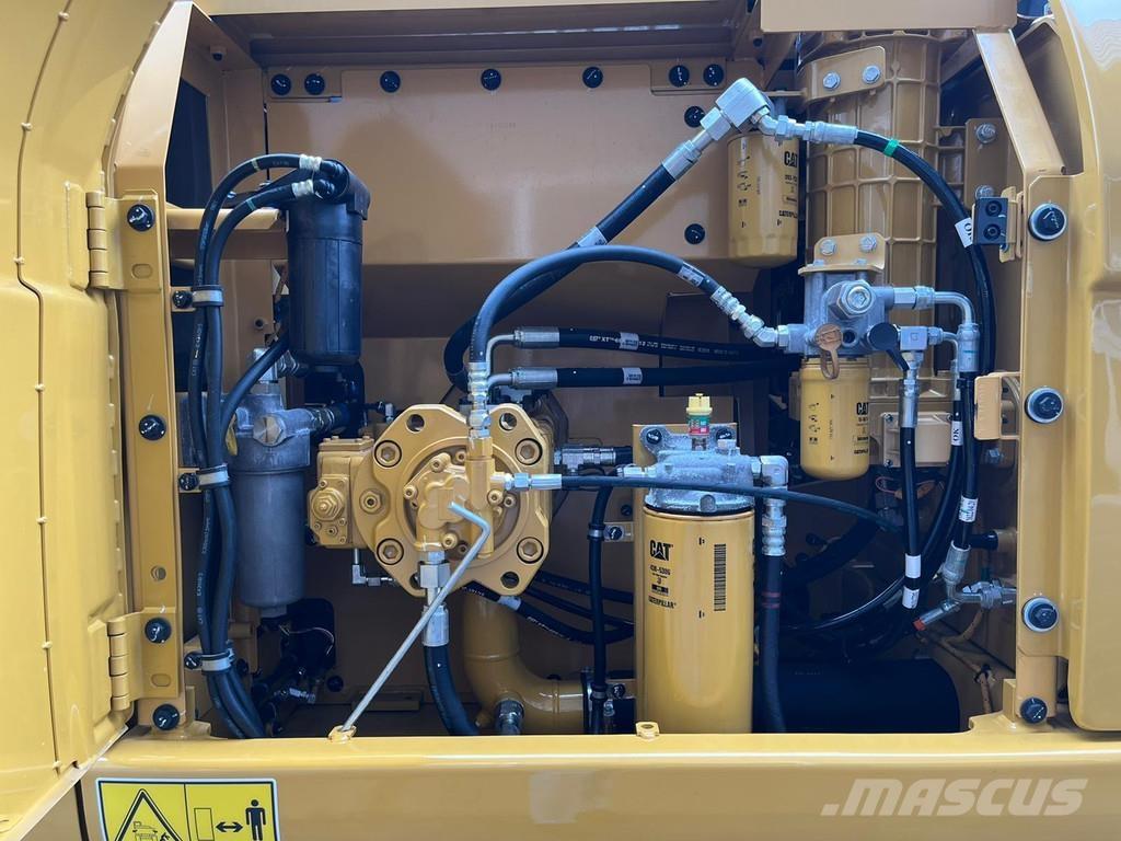 CAT 323D3 Bagri goseničarji