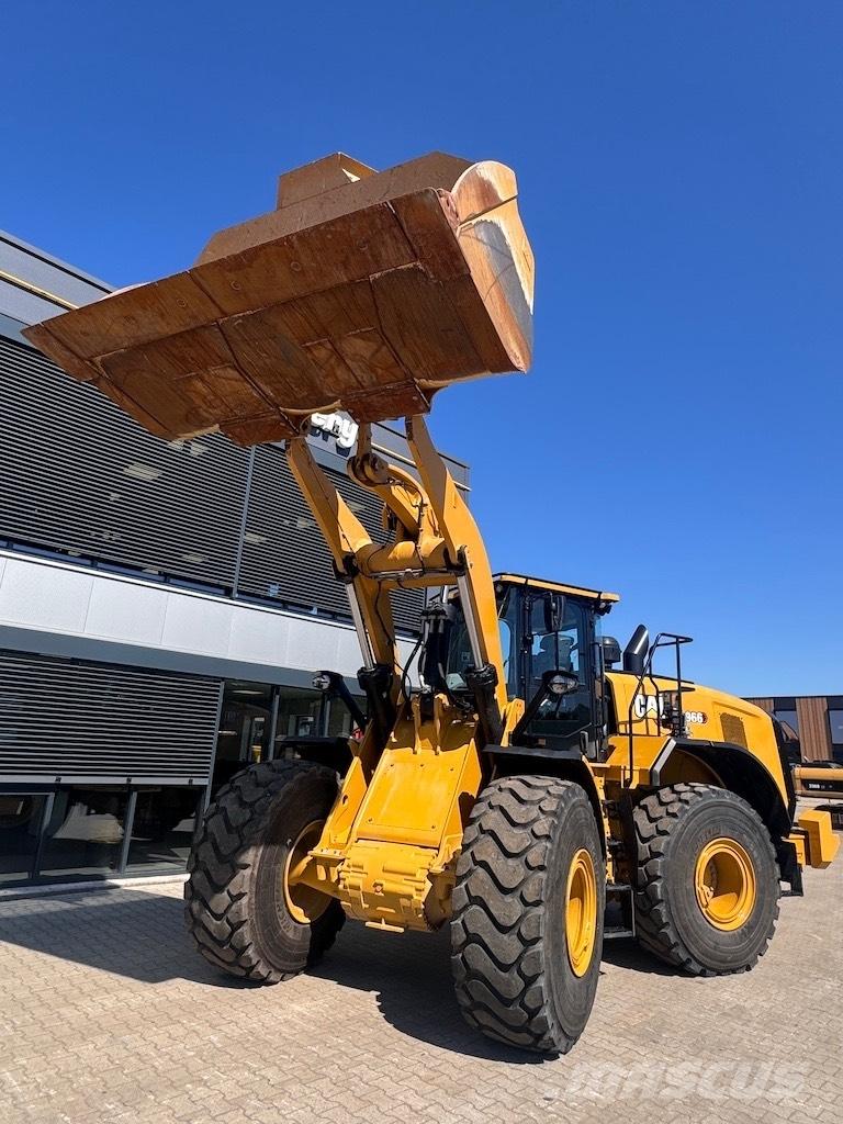 CAT 966 Kolesni nakladalci