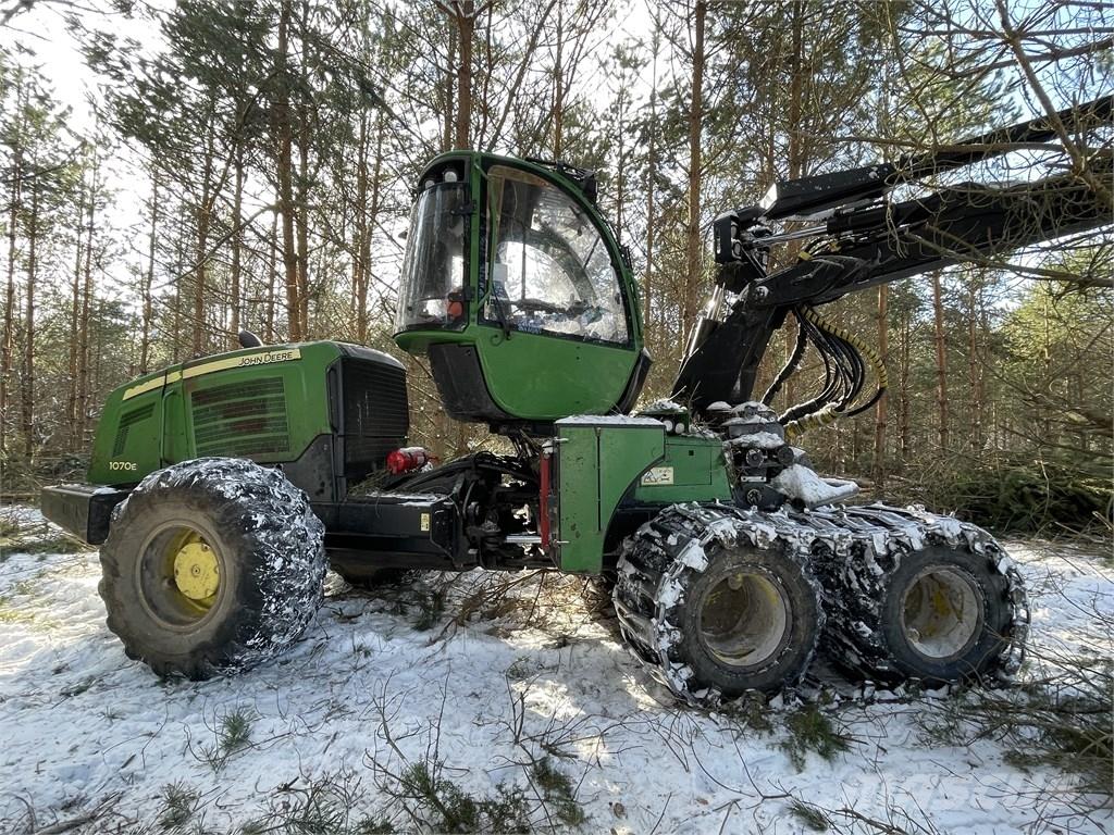 John Deere 1070E Harvesterji
