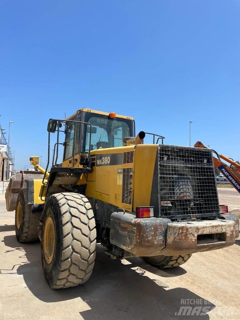 Komatsu WA 380 Kolesni nakladalci