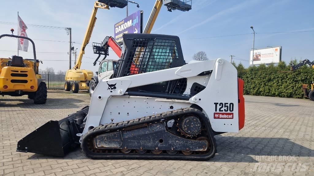 Bobcat T 250 Nakladalci goseničarji