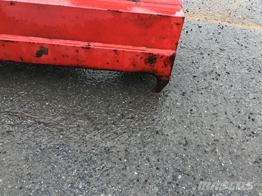 Evi Giljotiinikoura Grabeži