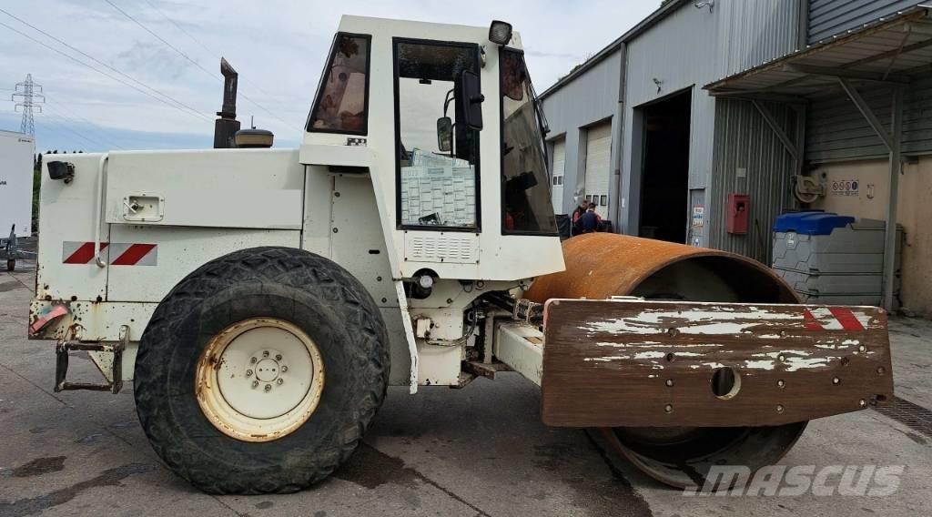 CAT CS583 C Enojni valjarji
