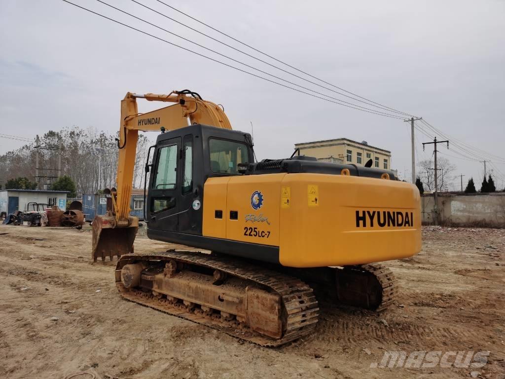 Hyundai R225LC-7 Bagri goseničarji