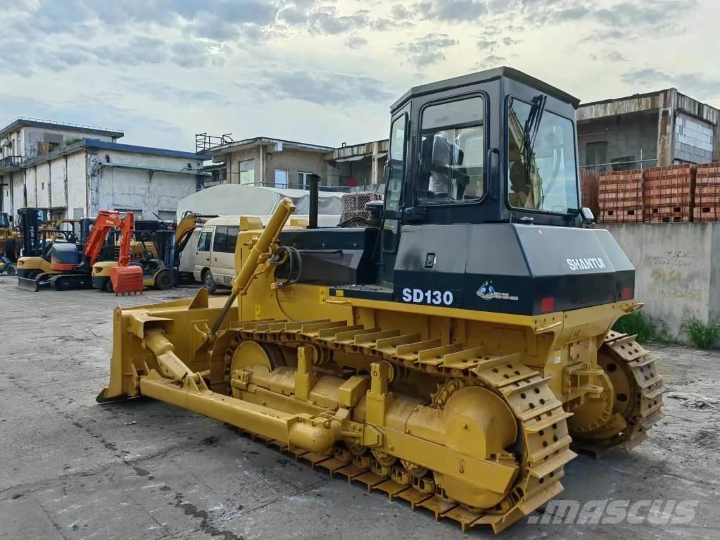 Shantui SD130 Buldožerji goseničarji