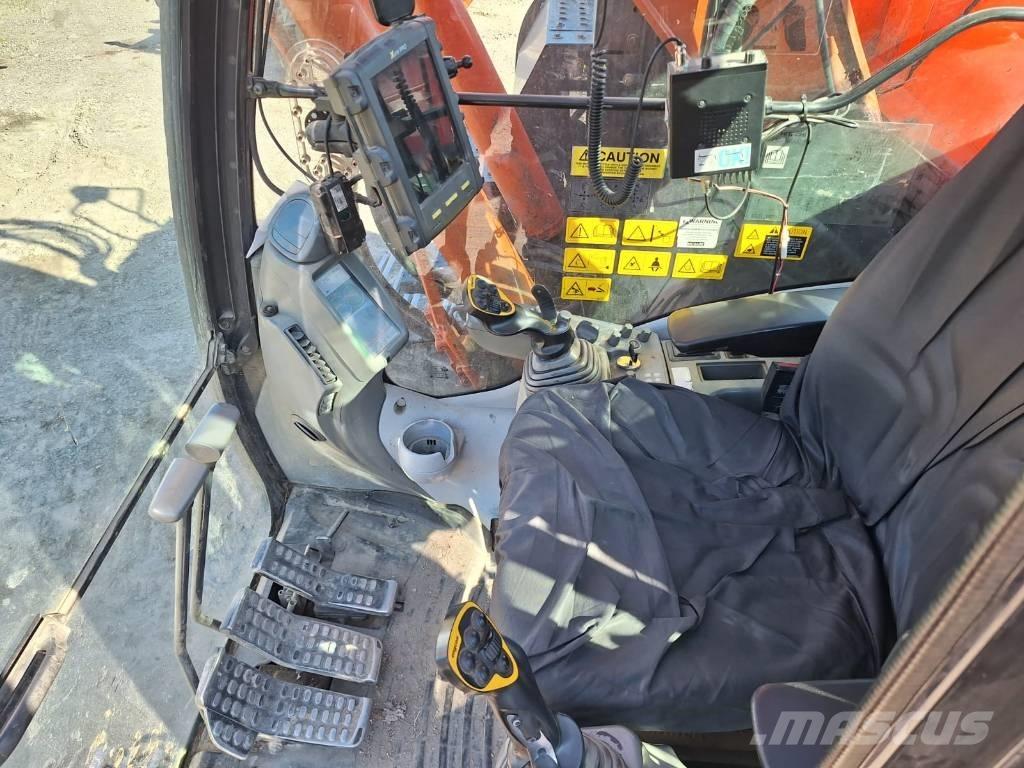 Hitachi ZX225USLC-5 Bagri goseničarji