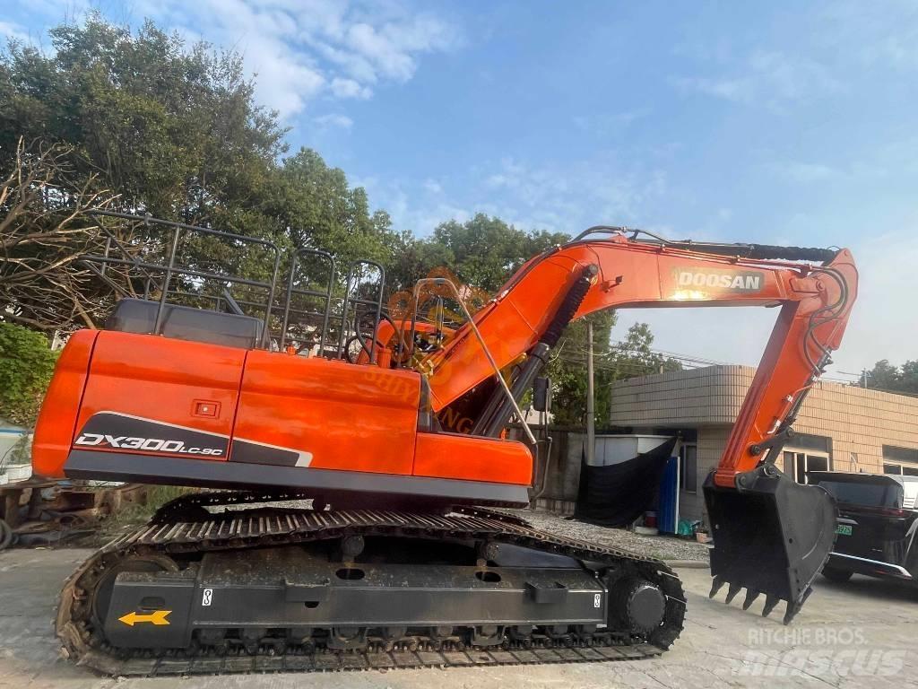 Doosan DX 300 Bagri goseničarji