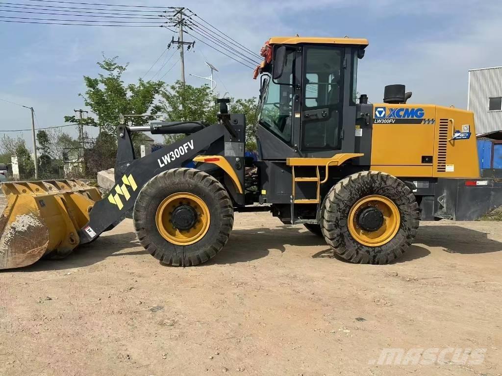 XCMG LW 300 FV Kolesni nakladalci