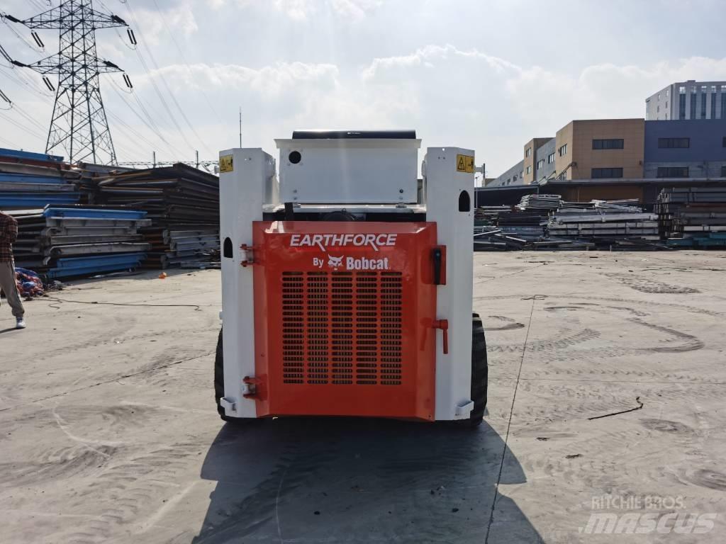 Bobcat S160 Skid steer mini nakladalci