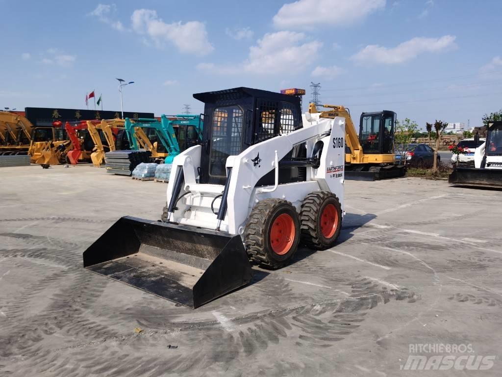 Bobcat S160 Skid steer mini nakladalci