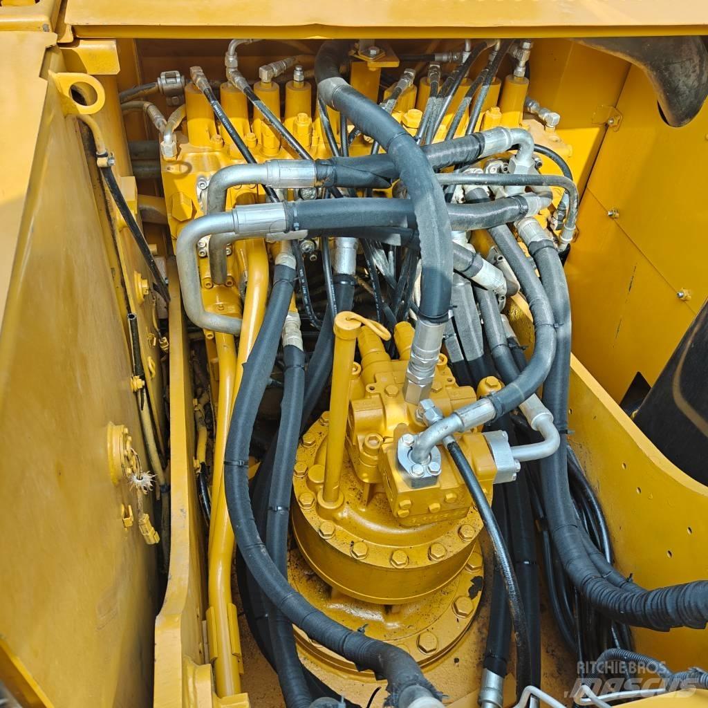 CAT 323 D L Bagri goseničarji