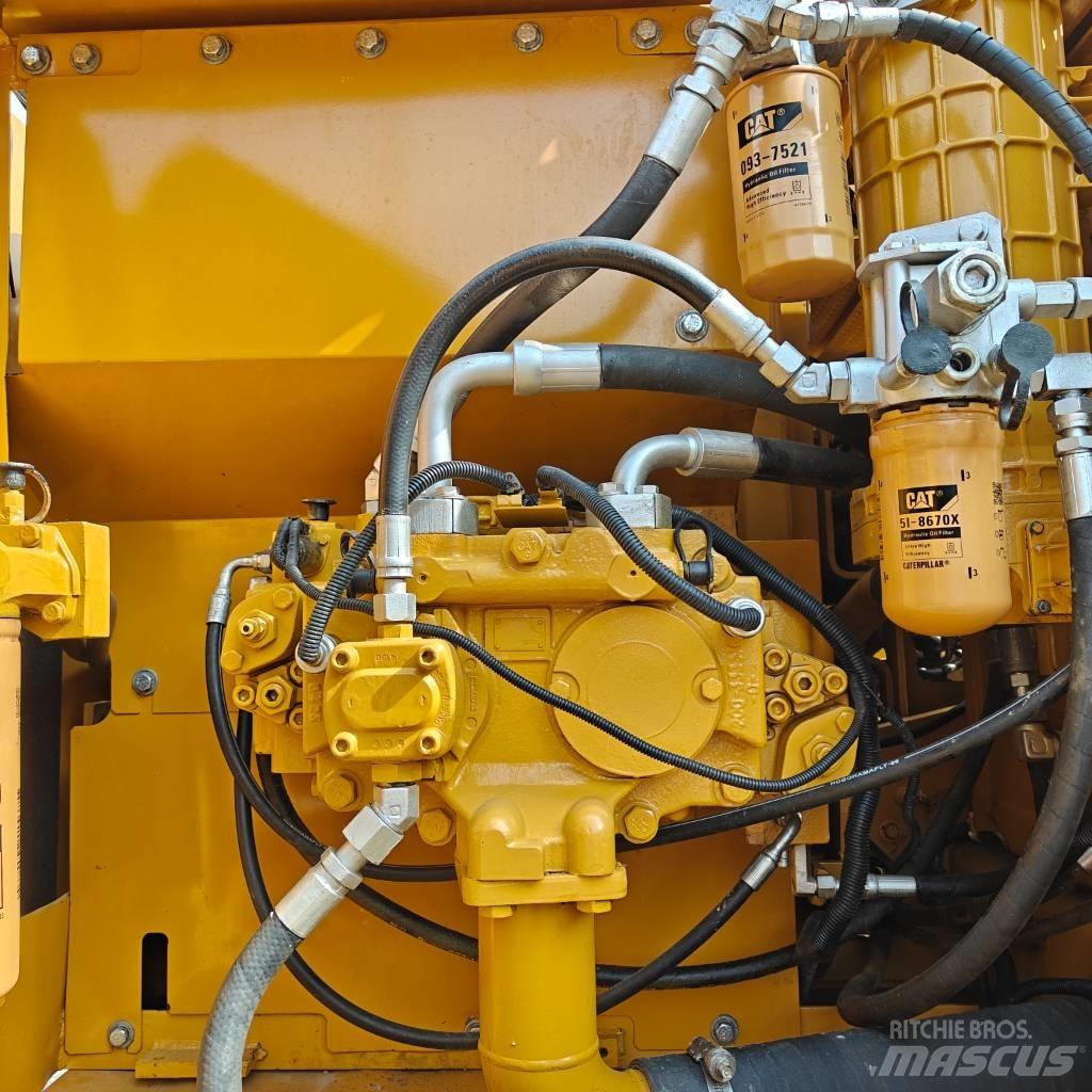 CAT 323 D L Bagri goseničarji