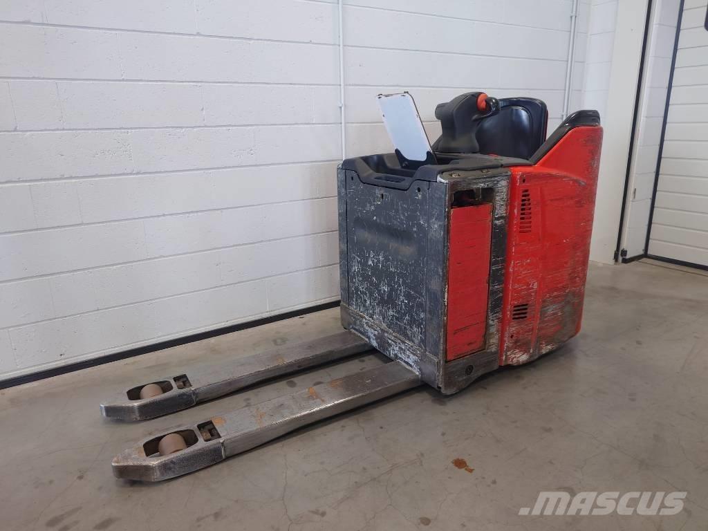 Linde T20SP/131 Električni nizko dvižni viličar s stojiščem