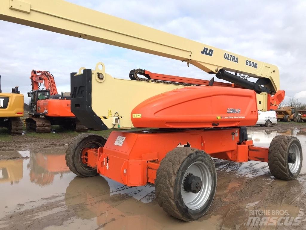 JLG 1250 AJP Zglobne dvižne ploščadi