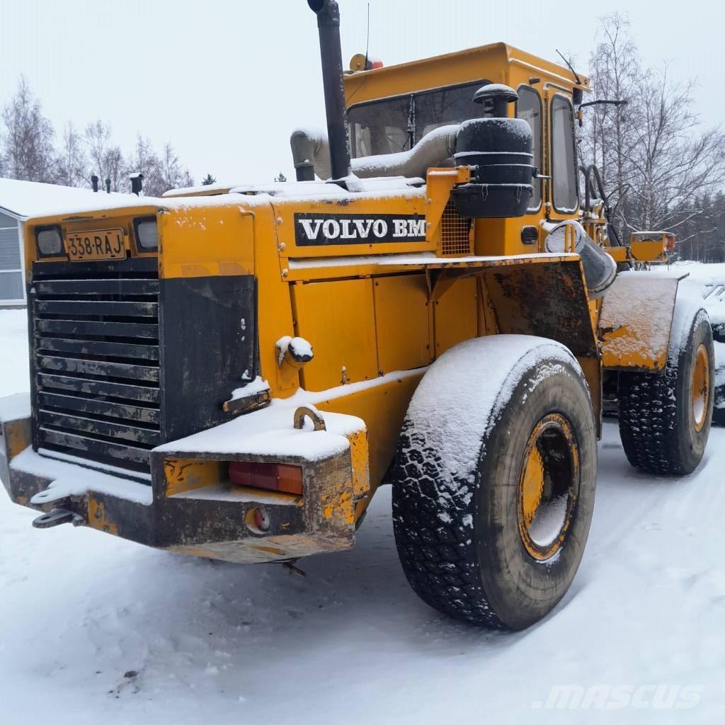 Volvo L 90 Kolesni nakladalci
