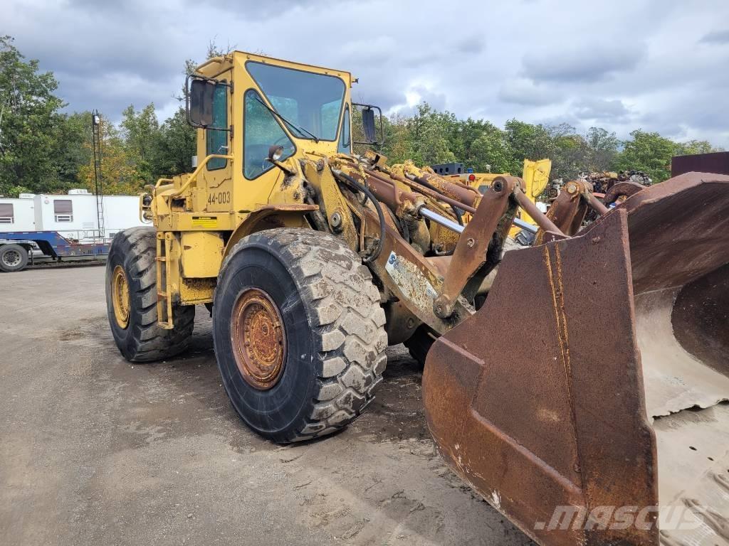 CAT 980 B Kolesni nakladalci