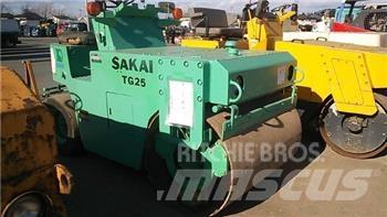 Sakai TG25 Valjarji za travo