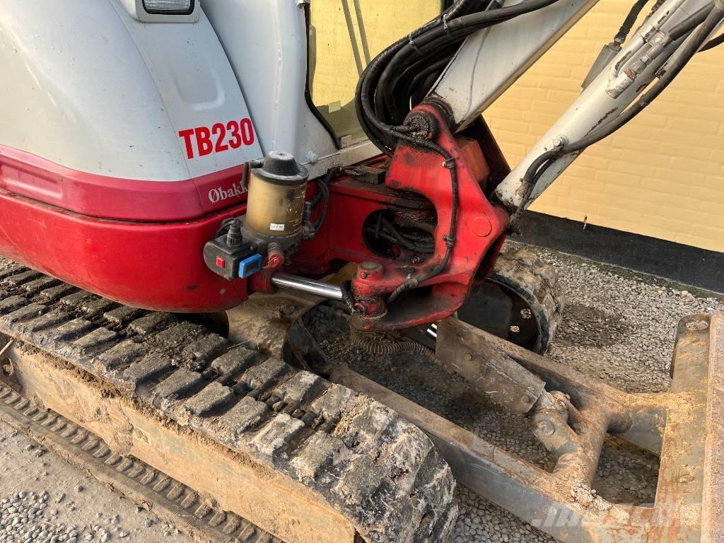 Takeuchi TB 320 Mini bagri <7t