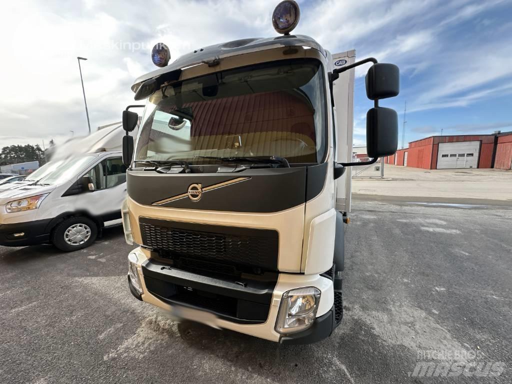 Volvo FL 210 Tovornjaki zabojniki